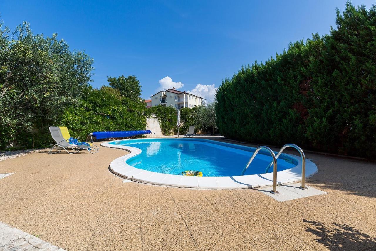 Apartments With A Swimming Pool Novigrad - 7078 Kültér fotó